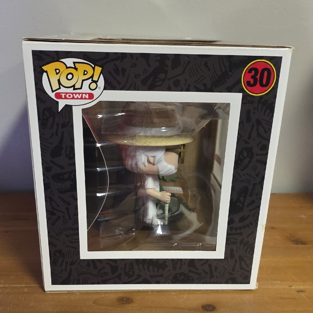 Funko Pop Town John Hammond with Brown and Green Gates - Picture 2 of 6